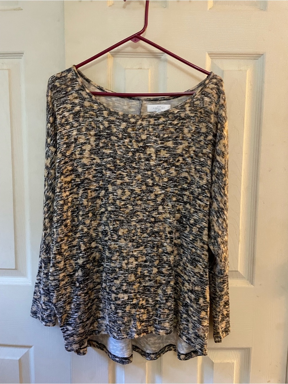 New Directions Petite Medium Black and gold blouse